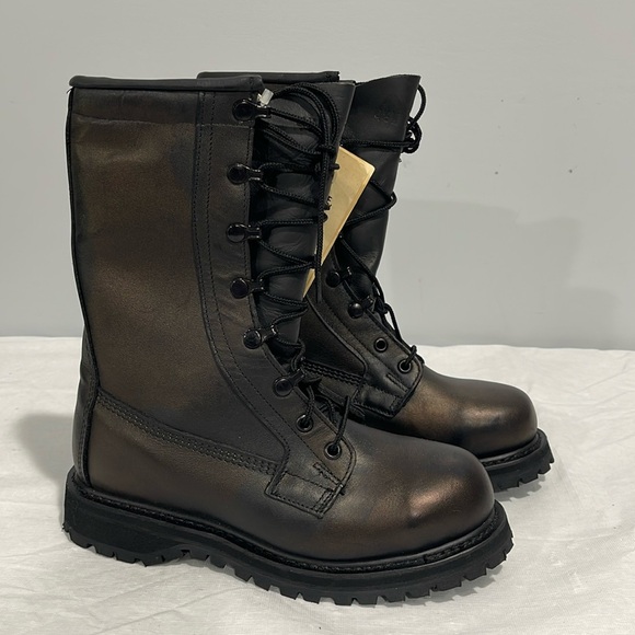 U.S. Military cold weather combat boots size 4.5W ICWB model NS2-97 Vibram Sole - Picture 1 of 16